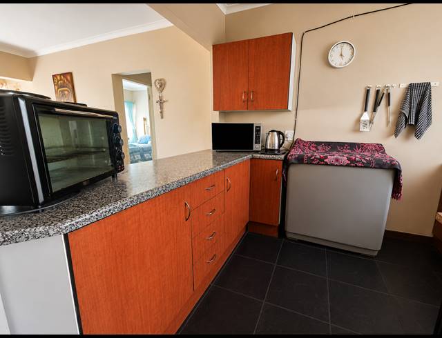 2 BEDROOM APARTMENT FOR SALE IN THREE RIVERS